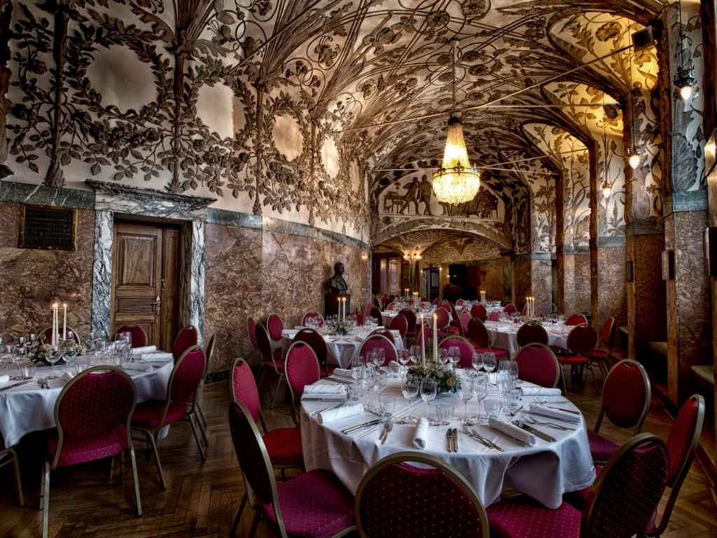 Den gamle smukke sal som i dag bruger til selskaber og fester hos Caf&eacute; Hack