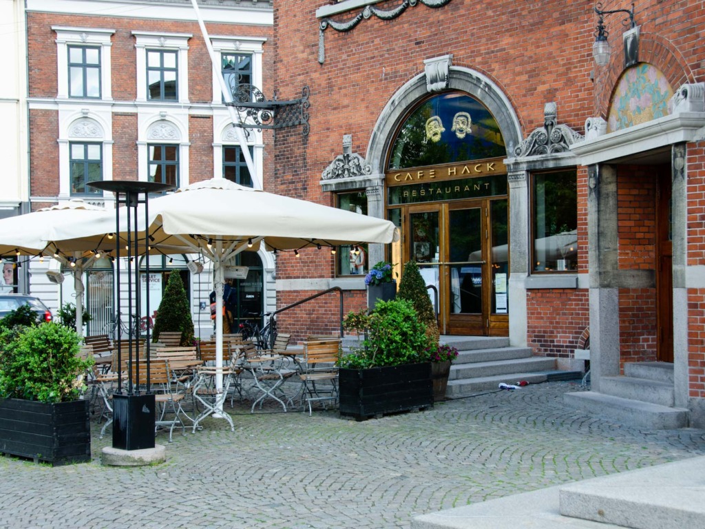 Café Hack ved Aarhus Teater set udefra