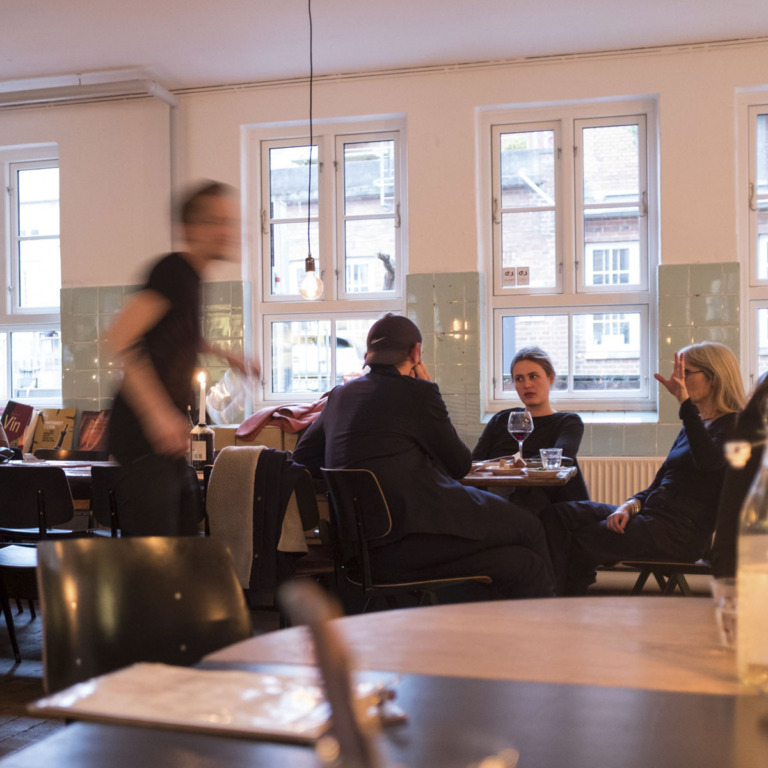 G&aelig;ster hos MasVino i Klostergade i Aarhus C