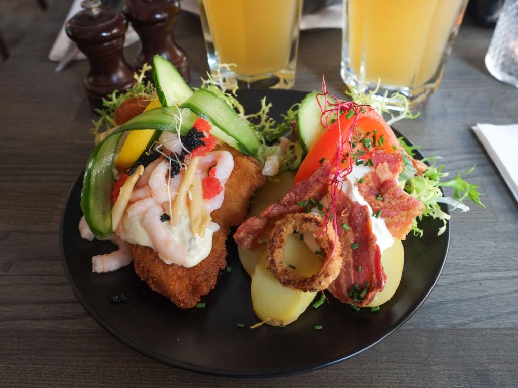 Sm&oslash;rrebr&oslash;d og natmad er en god kombi