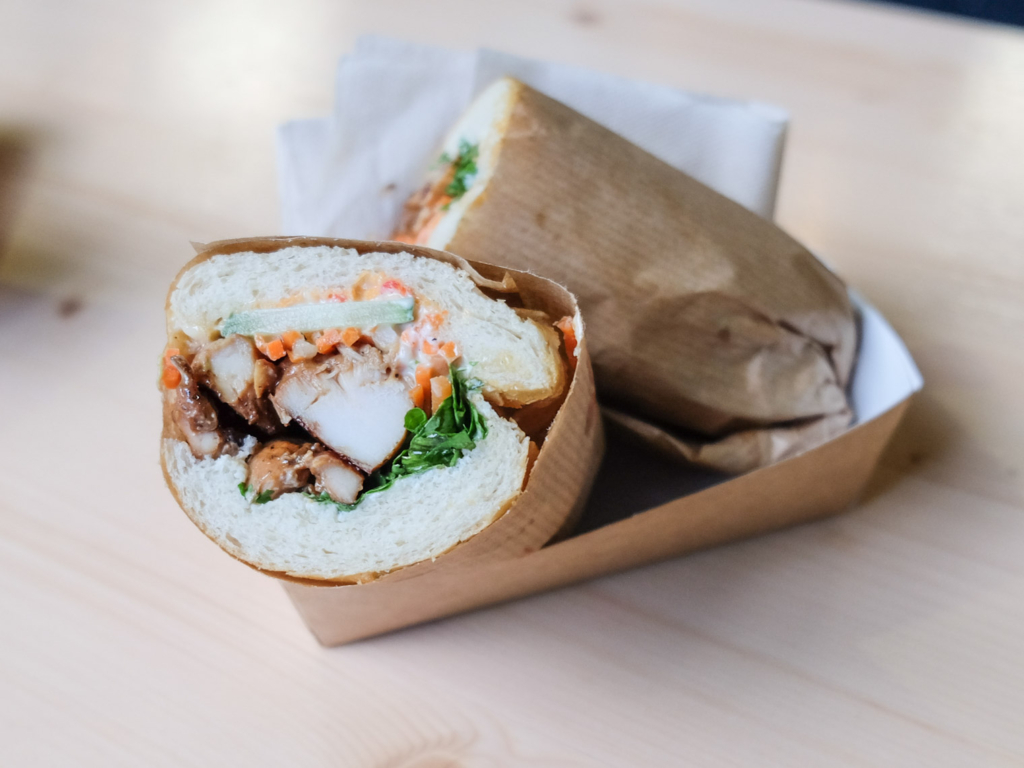 Den med kylling hos B&aacute;nh M&igrave; Bandits