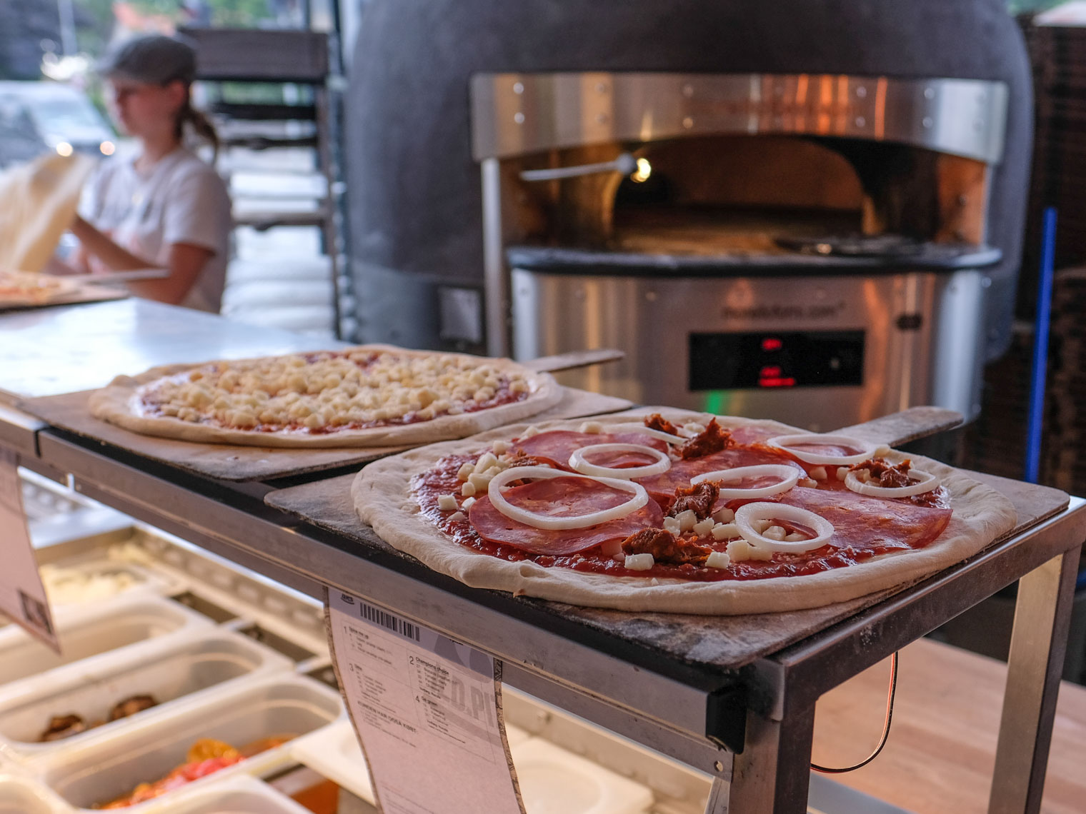 Gang i produktionen af pizzaer hos Ild.pizza