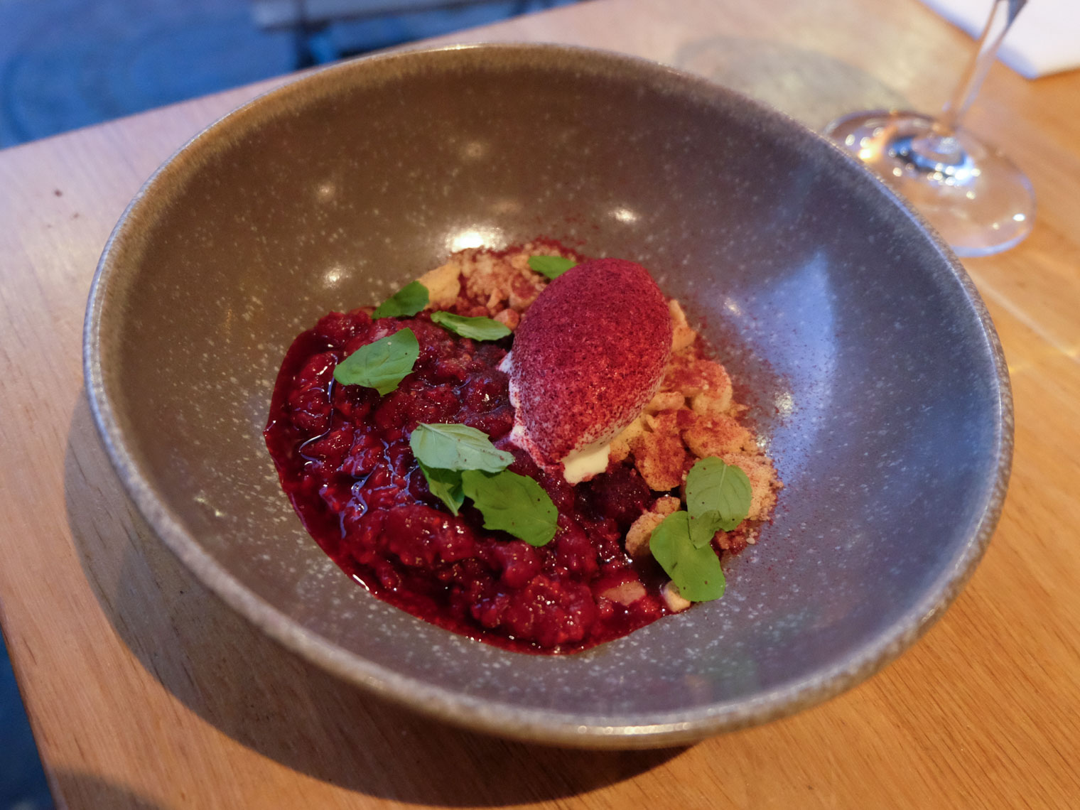 Tatar med rødbede og chips hos Restaurant Pondus i Aarhus