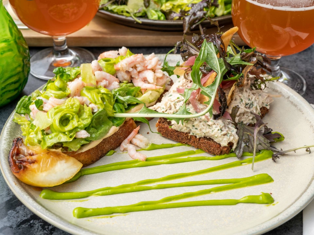 Yo stykker sm&oslash;rrebr&oslash;d hos Café Ziggy på Tr&oslash;jborg