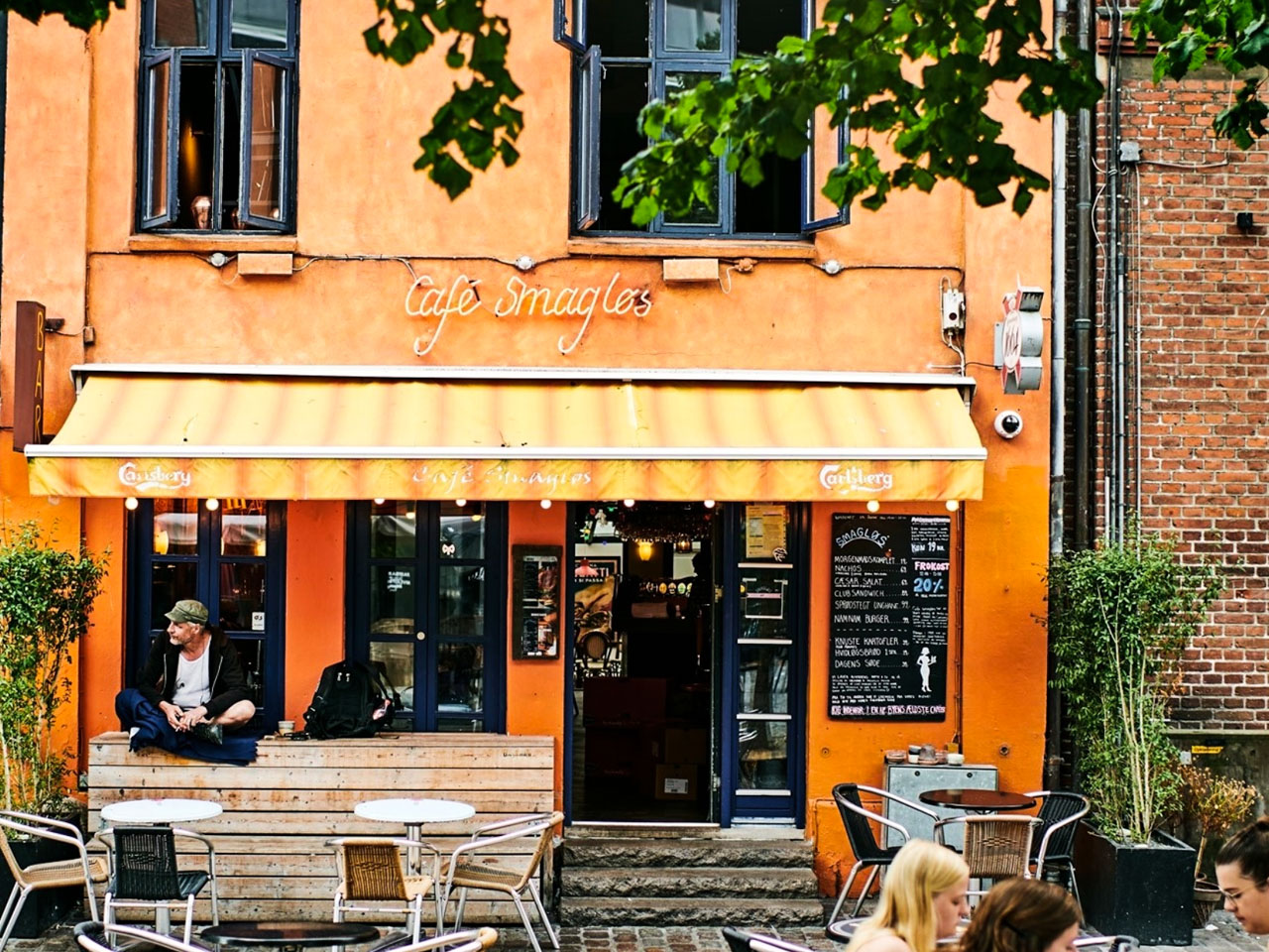 Café Smagløs på Klostertorvet i Aarhus set udefra torvet