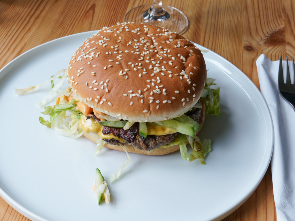 Gerners Grill - bøfsandwich, ruller og burgere i Frederiks Allé