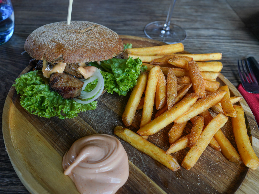 Lammeburger hos Caf&eacute; Stiften