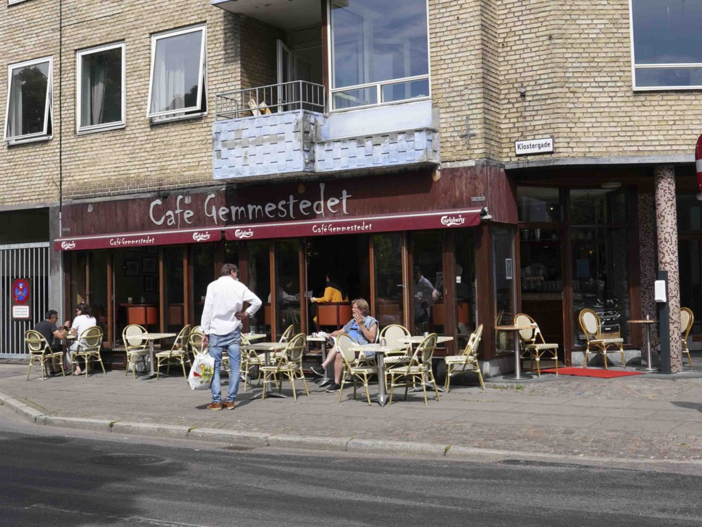 Café Gemmestedet set udefra Klostergade