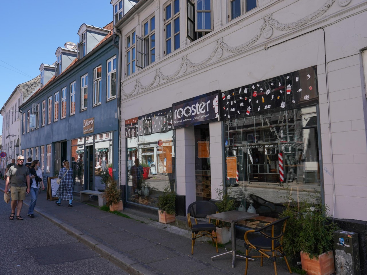 Rooster set udefra Vestergade