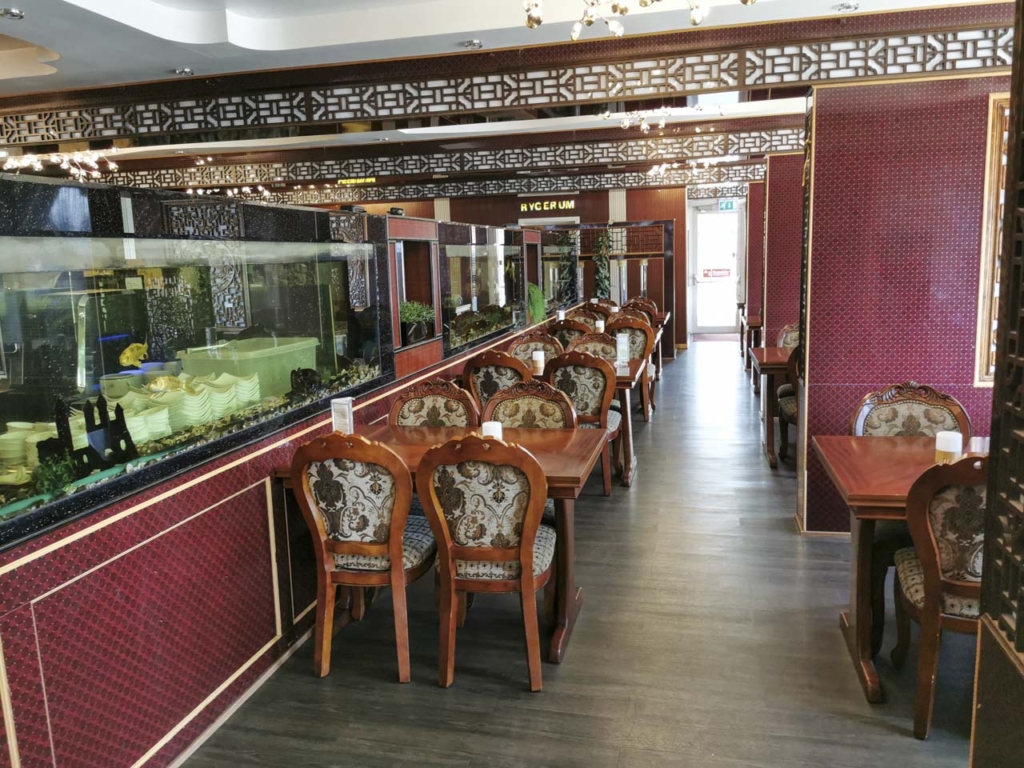 Indretningen hos Asia Restaurant på Viby Torv