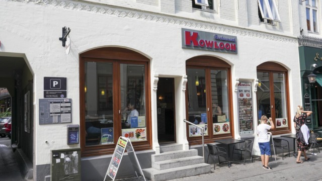 Restaurant Kowloon i Frederiksgade i Århus set udefra gaden