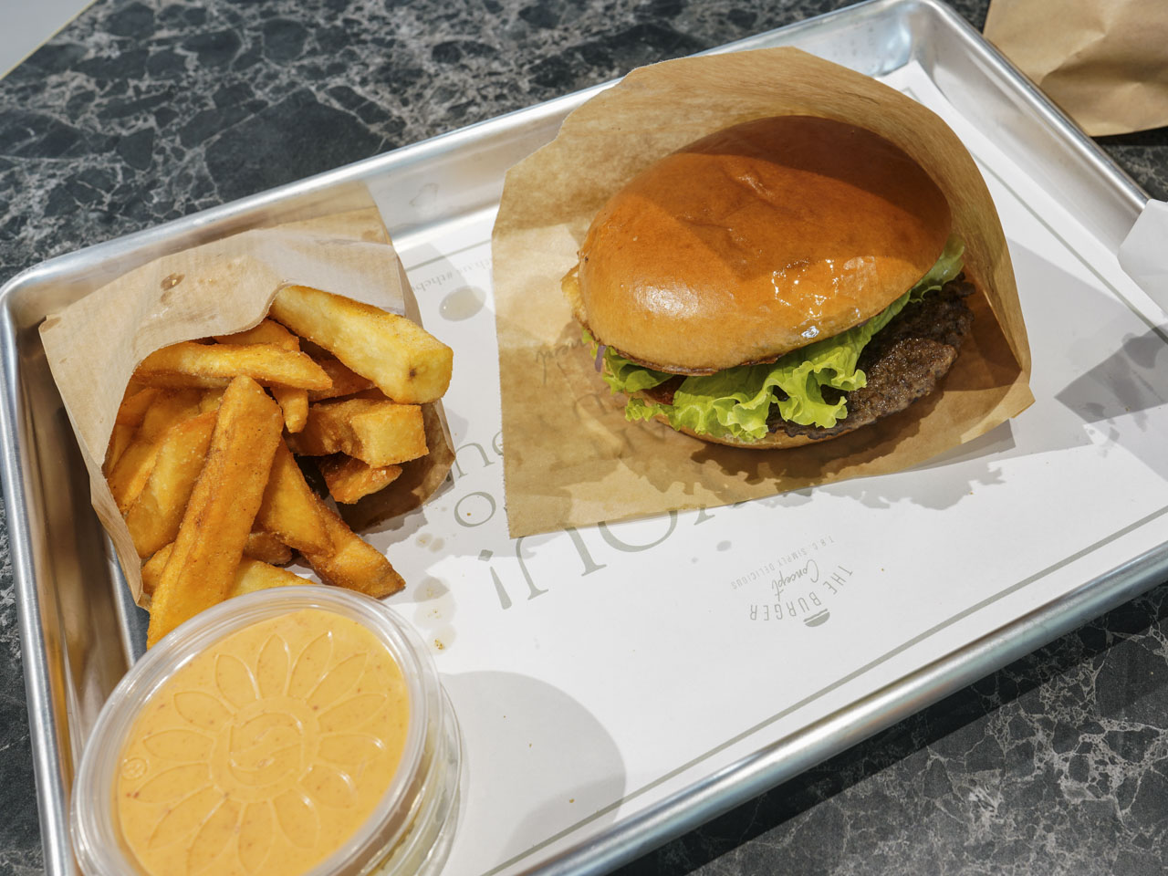 En burgermenu hos The Burger Concept i Viby