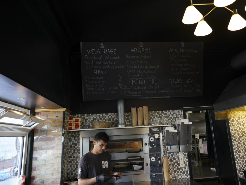 Menutavlen hos De Fyrretyve R&oslash;vere p&aring; Tr&oslash;jborg