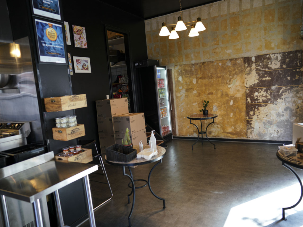 Indretningen hos De Fyrretyve R&oslash;vere p&aring; Tr&oslash;jborg