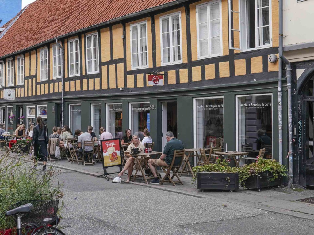 Aarhus Brætspilscafé - Vestergade det handler brætspil hygge