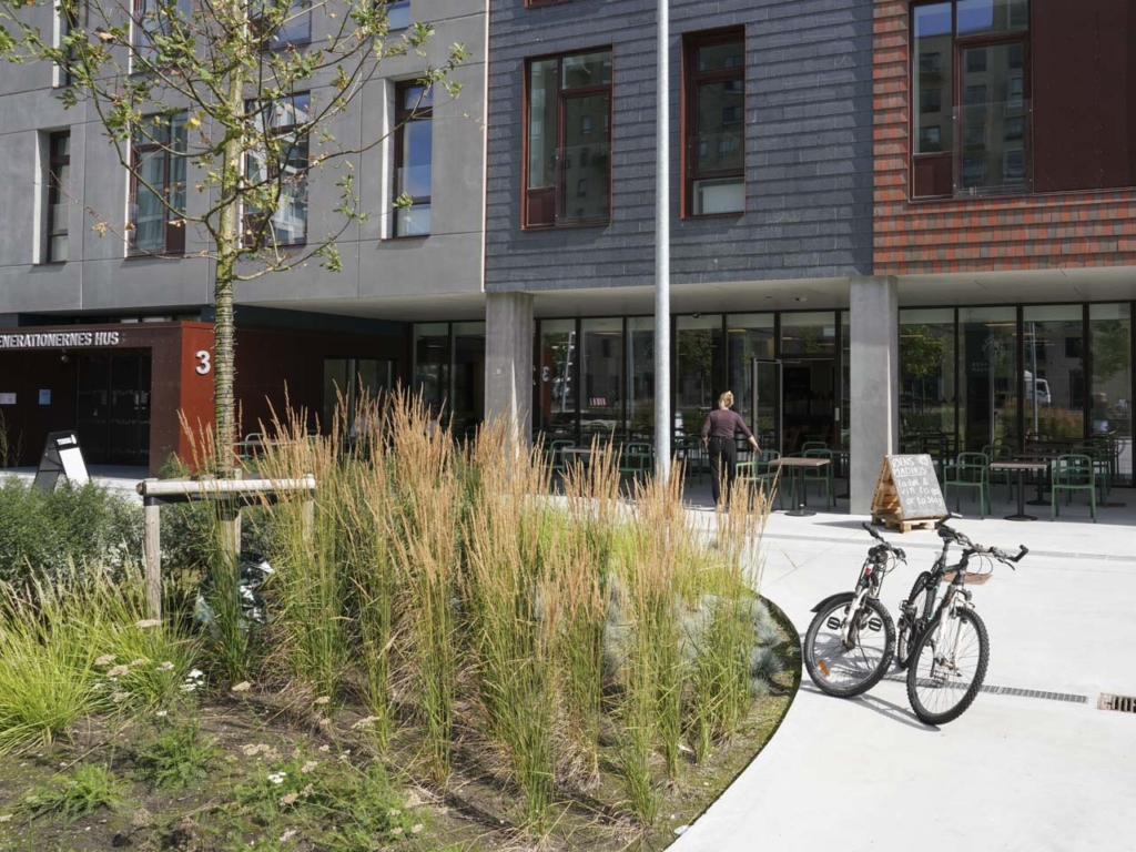 Der er meget hyggelig n&aring;r solen skinner og der ikke bl&aelig;ser hos &Oslash;ens Madhus p&aring; Aarhus &Oslash;