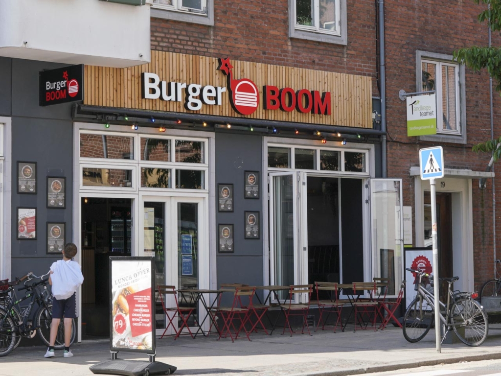 Burger BOOM på Trøjborg set udefra