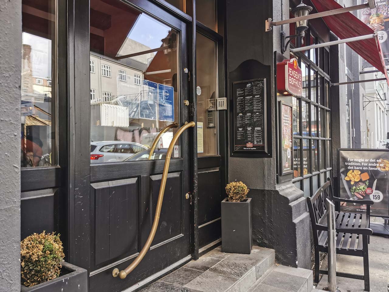 Indgangen til Jensens Bøfhus - Aarhus City