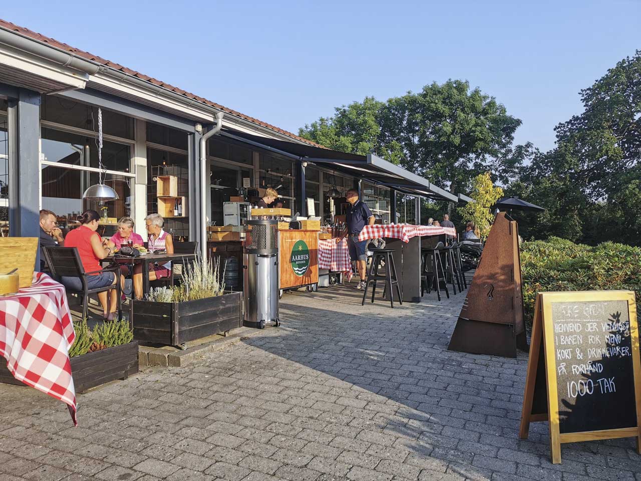 Sommer og sol hos Restaurant Unico i Højbjerg