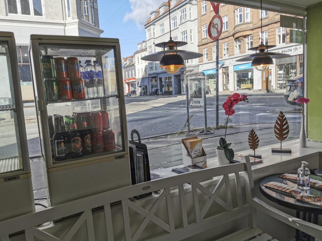 Udsigten til Frederiks All&eacute; fra Sino Sushi i Frederiks All&eacute;