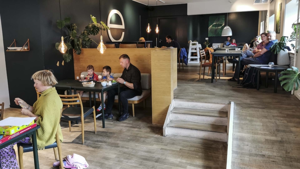 Emmerys i Åbyh&oslash;j ligger i det gamle Apotek i &Aring;byh&oslash;j