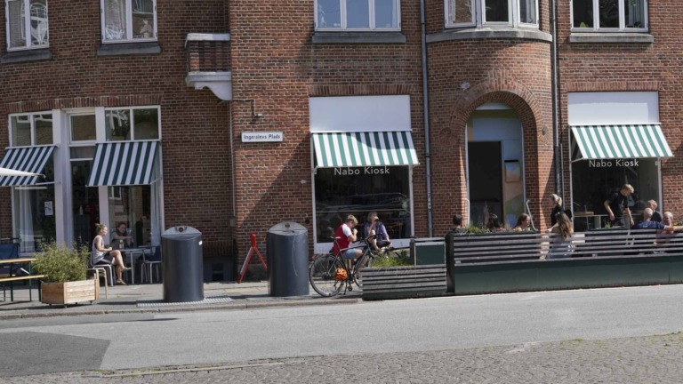 Nabo Kiosk set udefra