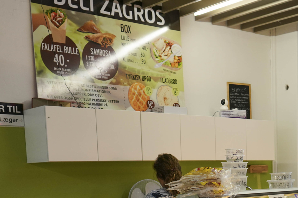 Mentavlen hos Zagros Deli på Tr&oslash;jborg