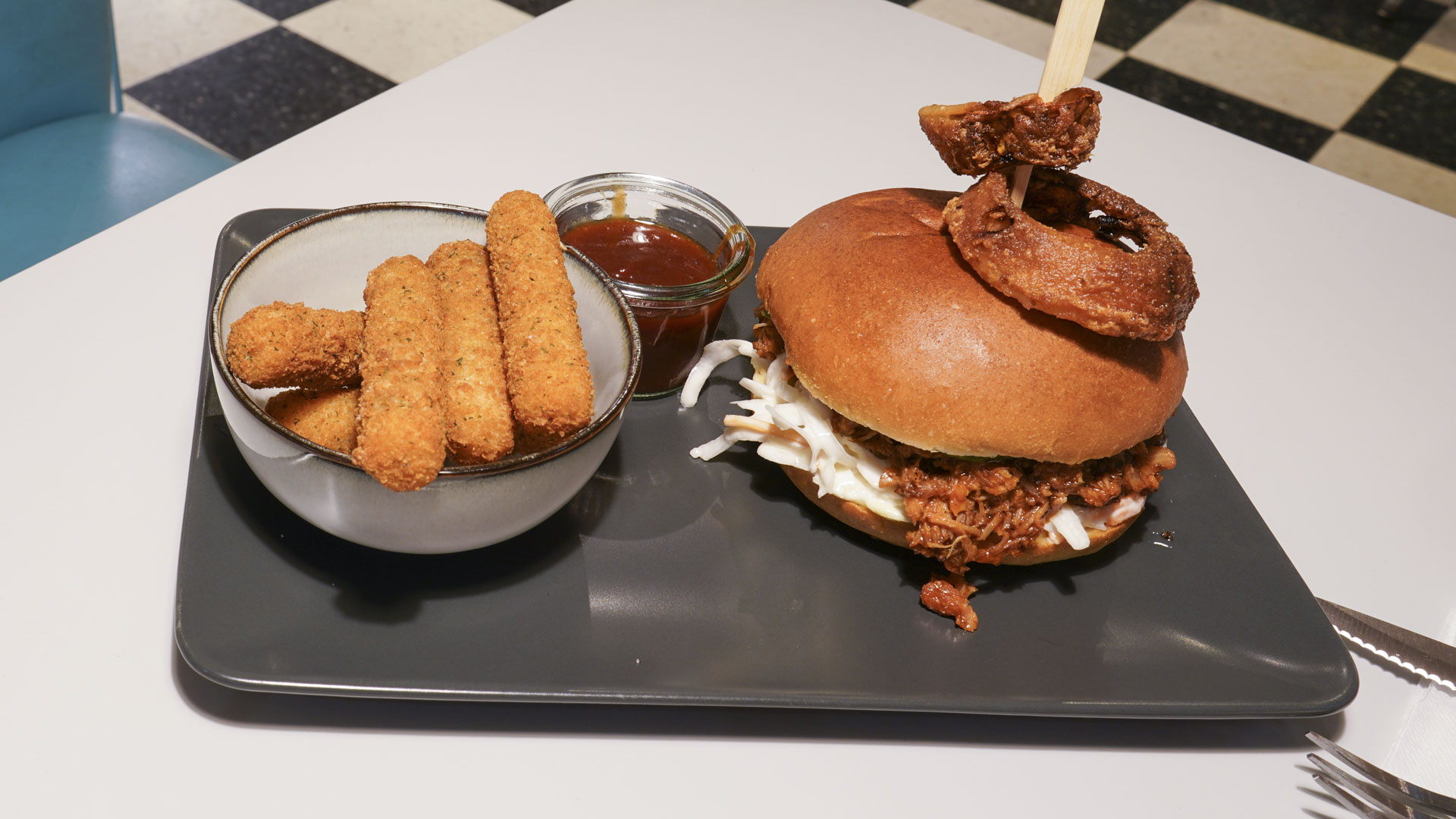 Pulled Pork burger hos Diners’ Lounge i Viby