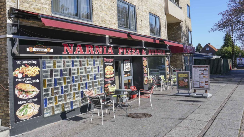 Narnia Pizza & Burger på Viborgvej set udefra