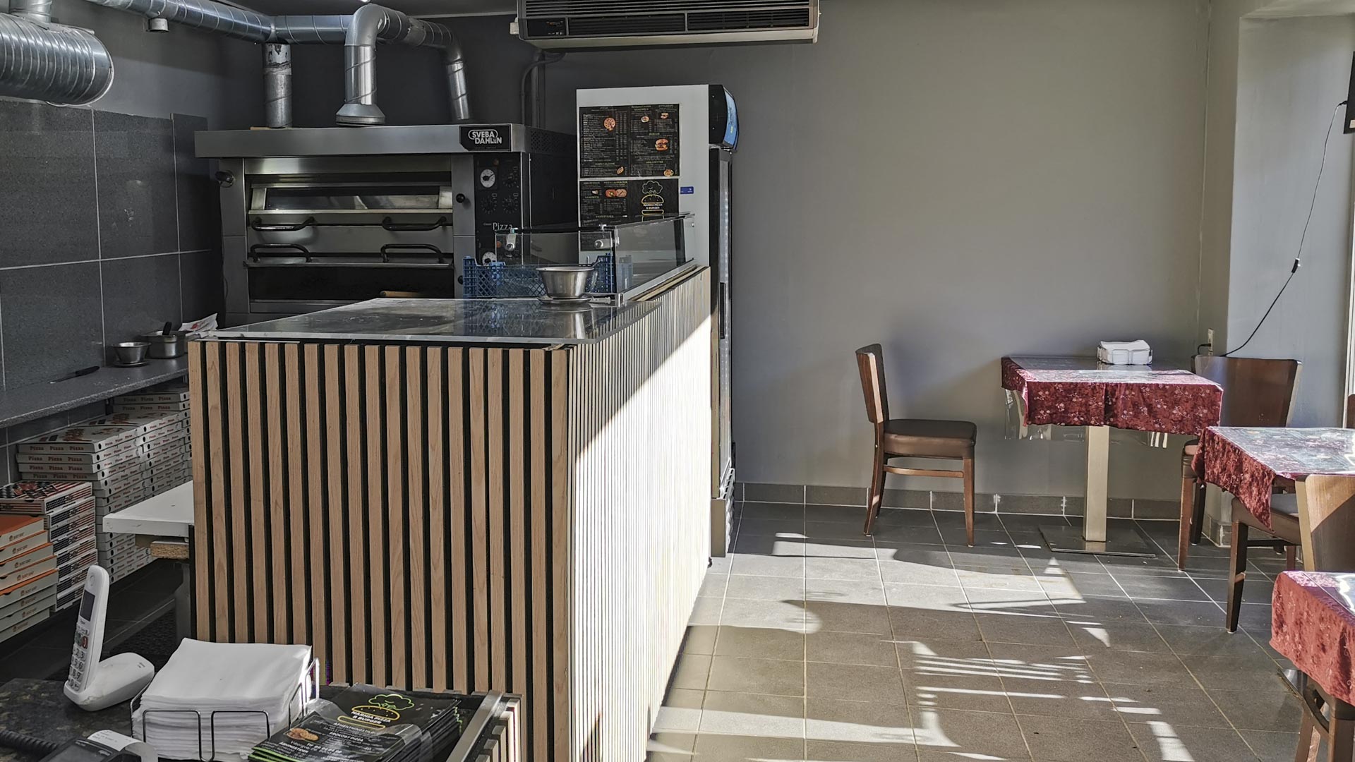 Indretningen hos Narnia Pizza & Burger