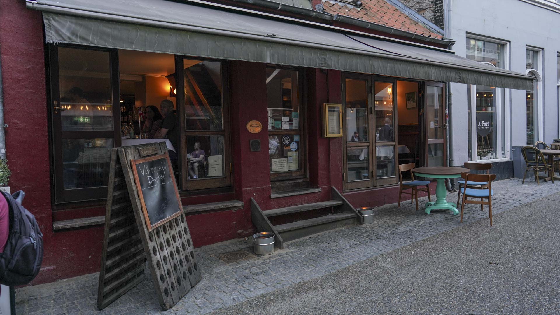 Restaurant Dauphine set udefra