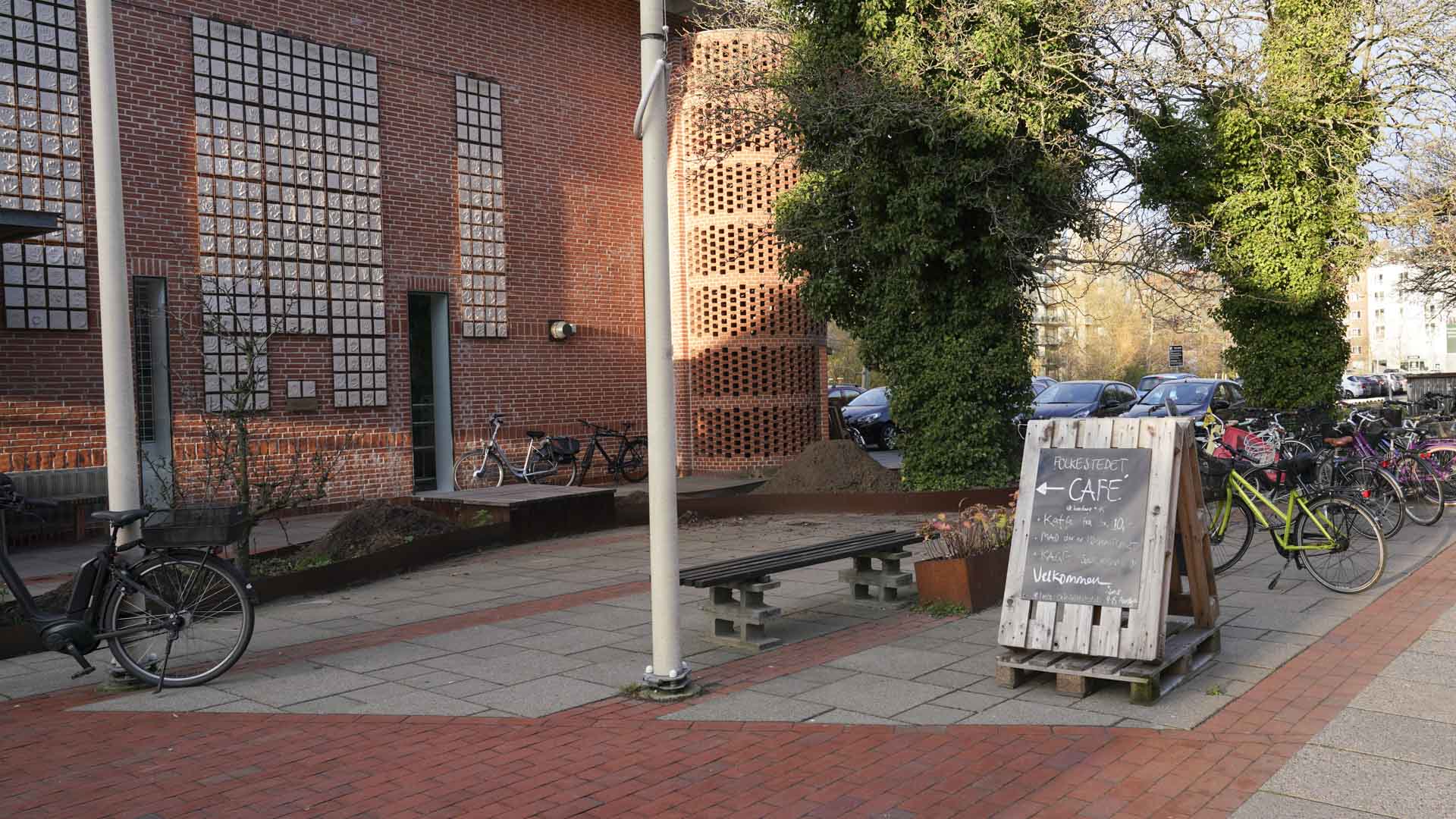 Café Folkestedet ved Godsbanen