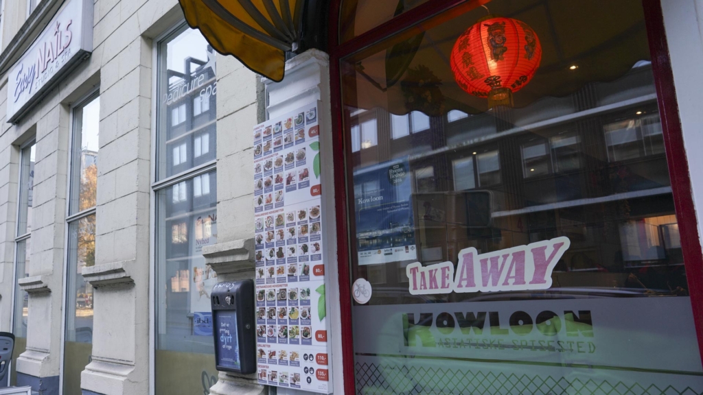 Der er nok at v&aelig;lge i mellem hos Kowloon i Banegårdsgade