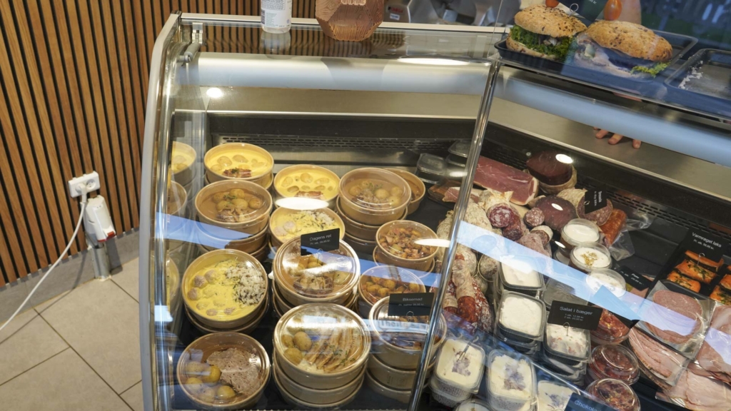 F&aelig;rdigretter hos Slagter Theilgaard på Kridth&oslash;j Torv