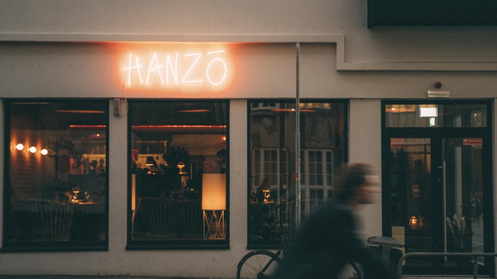 Hanzō i Aarhus set udefra