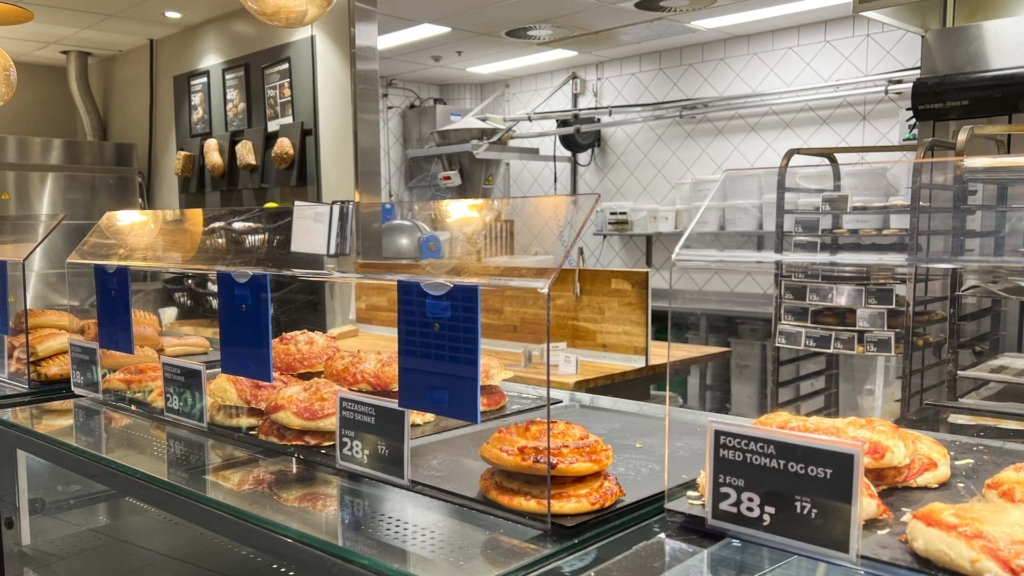 Lidt pizzasnegle hos Cirkel Café i Bruuns Galleri