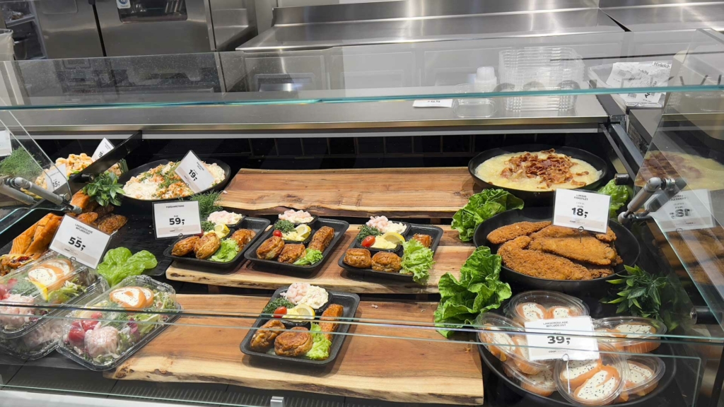 Fiskebakker hos Cirkel Café i Bruuns Galleri