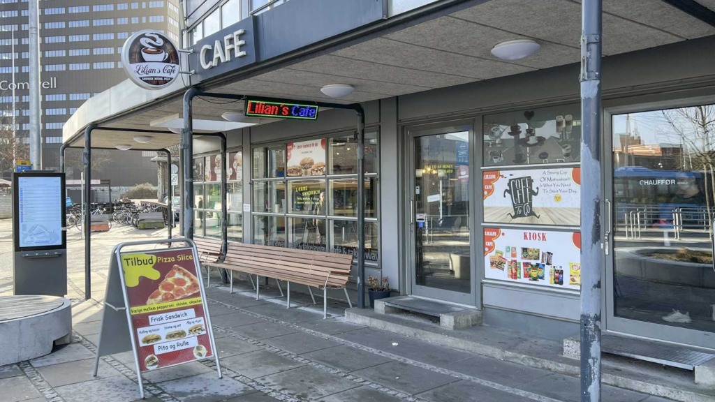 Lilians Cafe i Århus på Rutebilstationen
