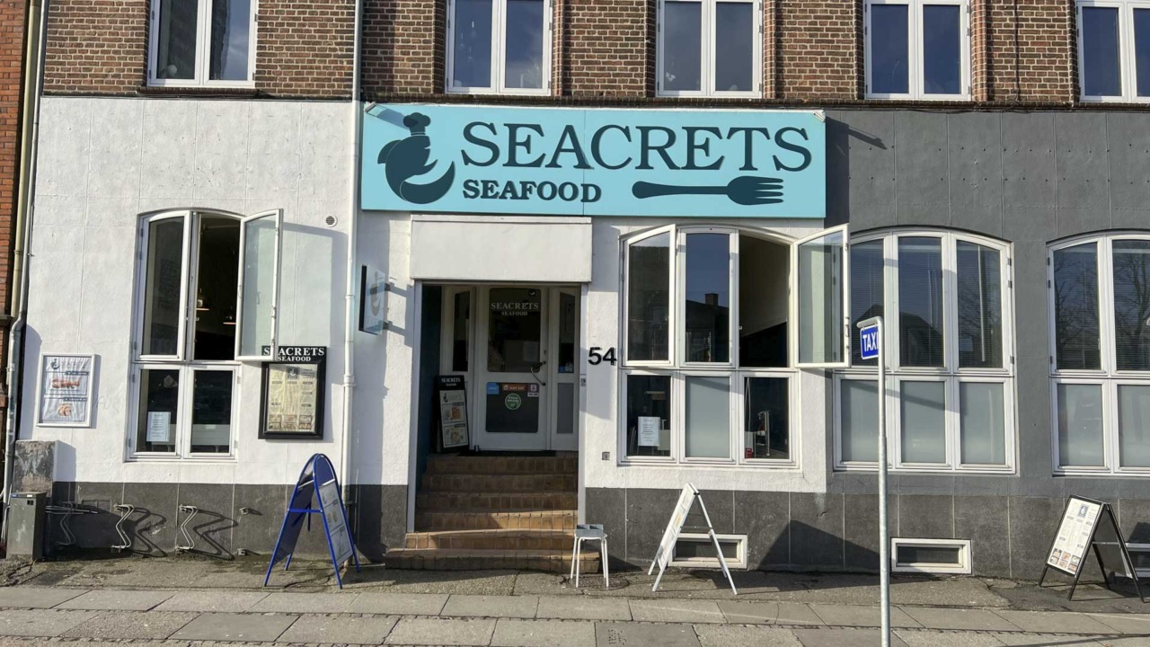 Indgangen til Seacrets Seafood