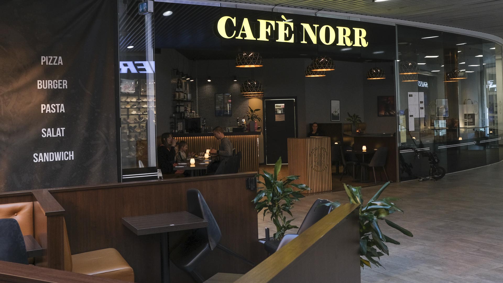 Café Norr i Bruuns Galleri