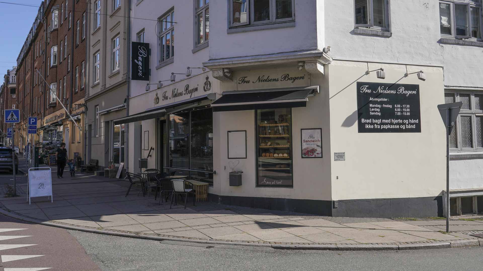 Facaden hos hos Fru Nielsens Bageri på Trøjborg i Århus