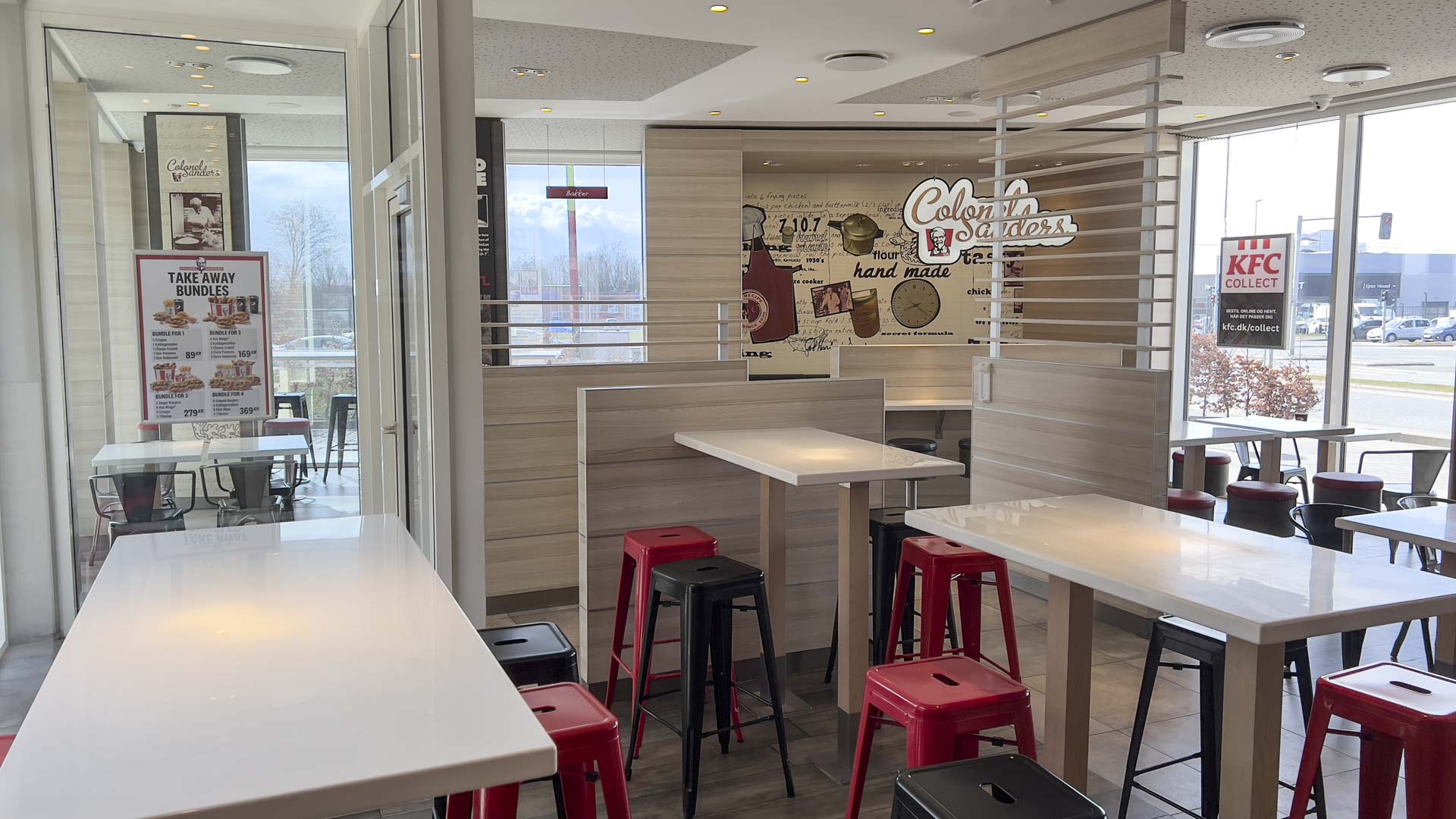 Hold op hvor er indretningen tam hos Kentucky Fried Chicken i Tilst