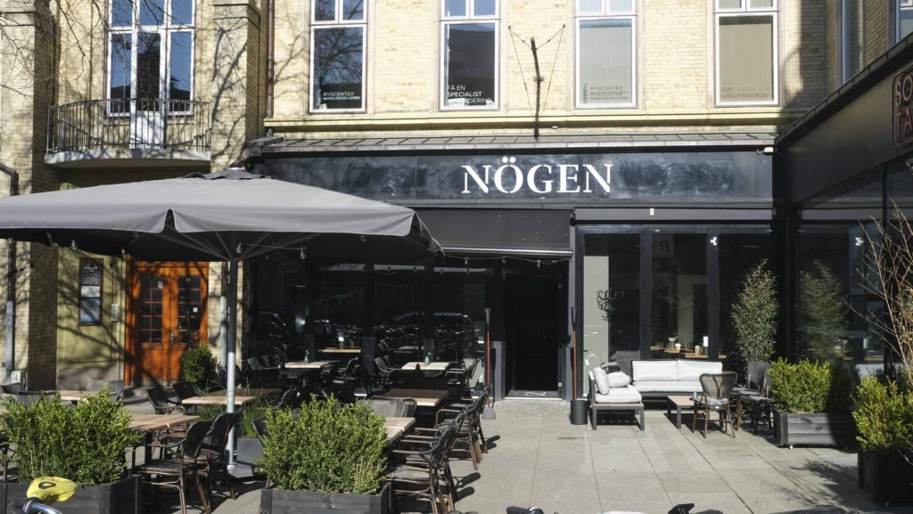 Restaurant N&ouml;gen set ude fra