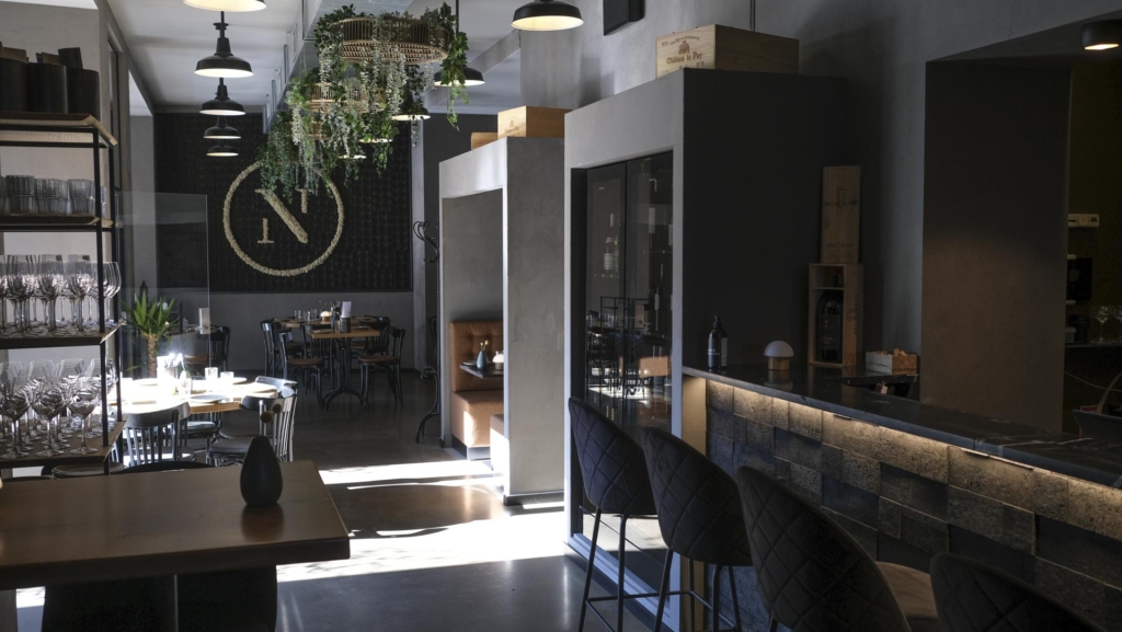 Her ser man baren hos Restaurant Nögen