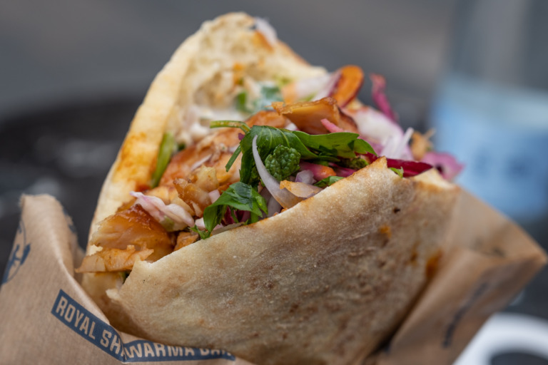 Pita med saftig kylling hos Royal Shawarma i Ryegade
