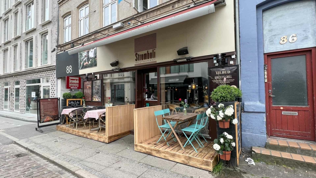 Stromboli i J&aelig;gergårdsgade set udefra