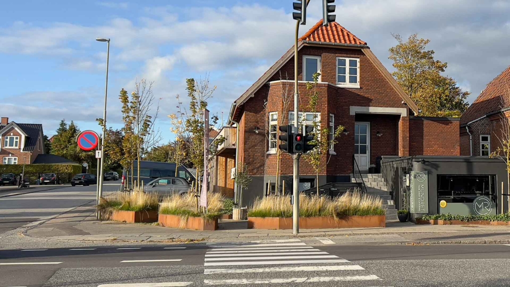 Mundret set fra den anden side af Silkeborgvej