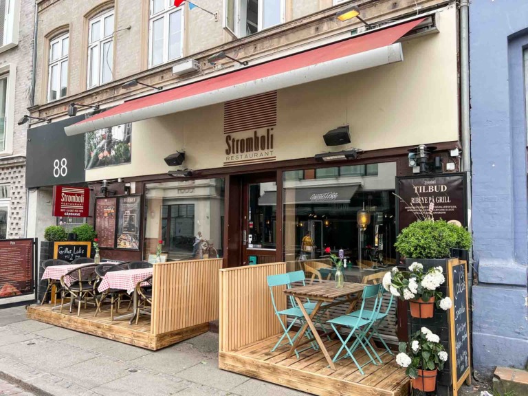 Stromboli ser udefra Jægergårdsgade af