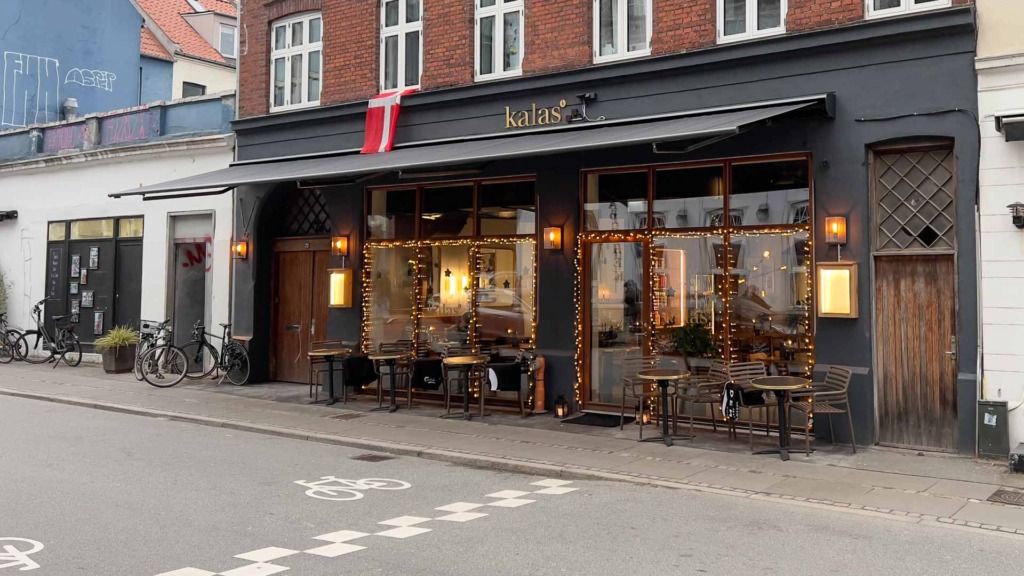 Restaurant Kalas i Jægergårdsgade set udefra gaden af
