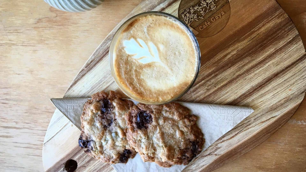 Kaffe og kage hos Café Gaya